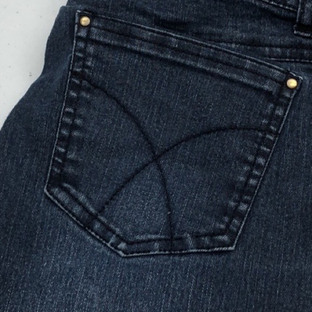 MATERNITY THYME LOW RISE DARKWASH CAPRIS ⭐ - Picture 8 of 14